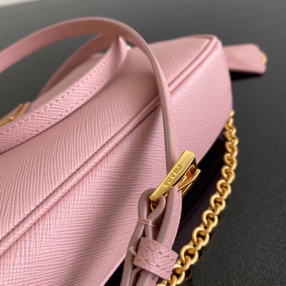 z2025922613844_6e4ab3f3131e055fe002d009ddd26c28