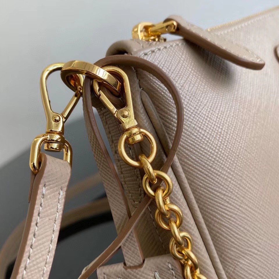 z2025922503542_e35cb621a278e5a1652654e9d52d0b46