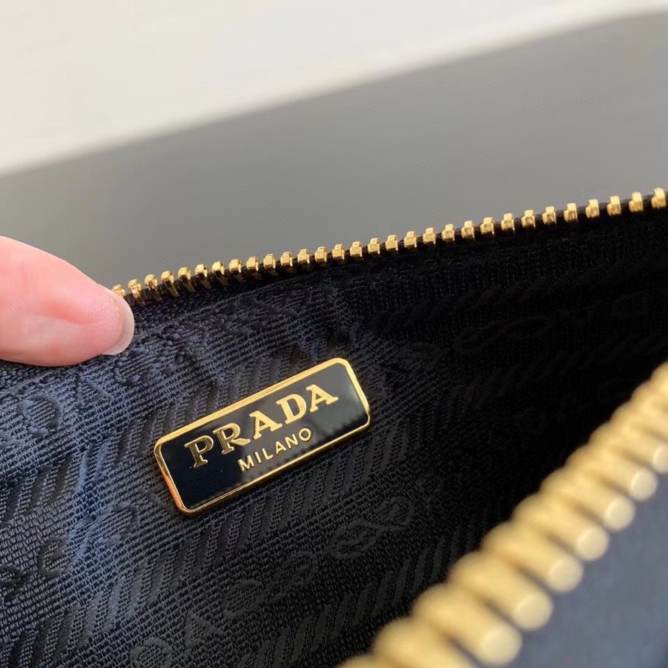 z2025922364534_2160261d851fabdb8c866299981aaec4