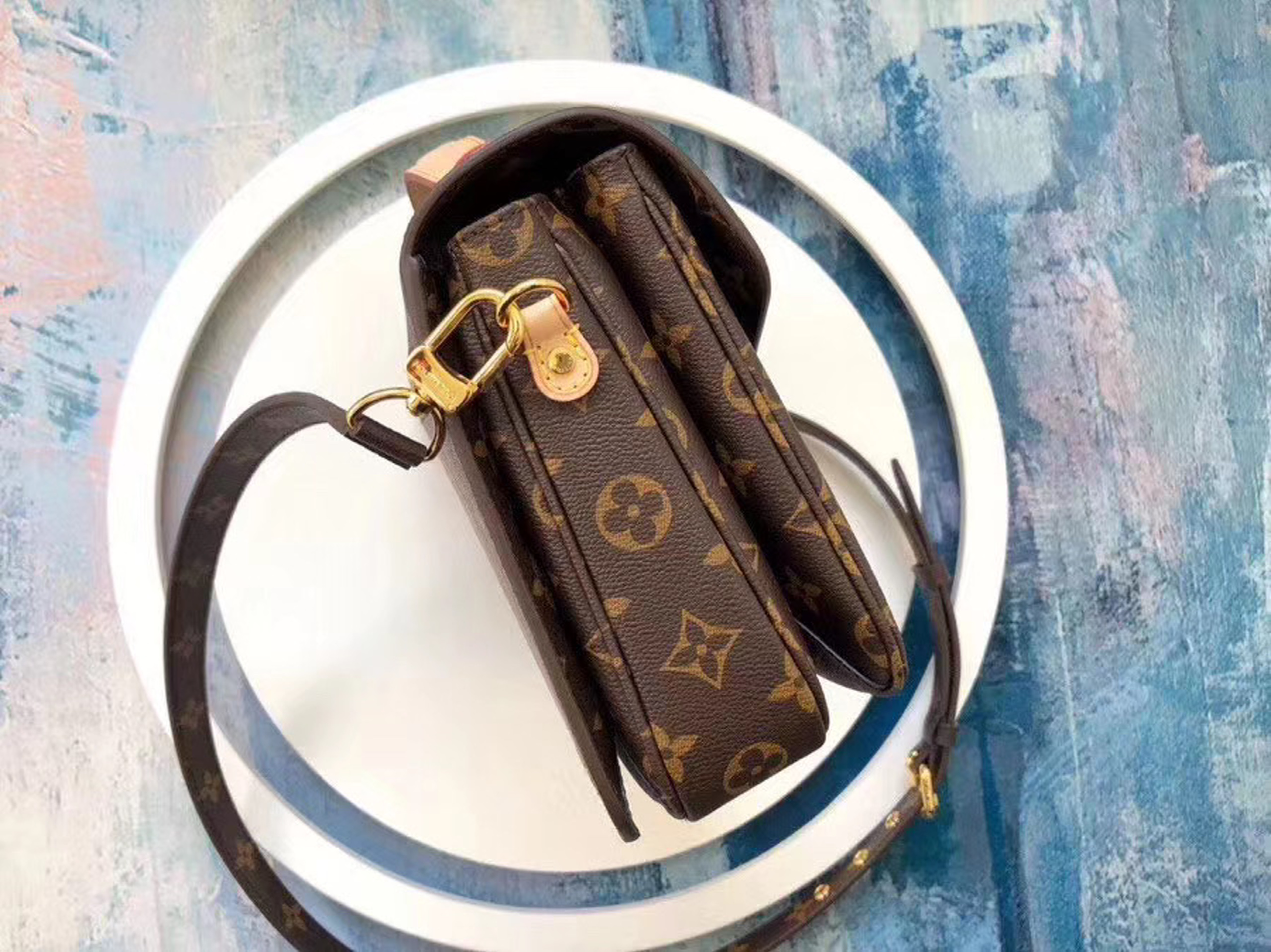 z2090518220759_e3b02121d1430740d7327773b3c58ca5