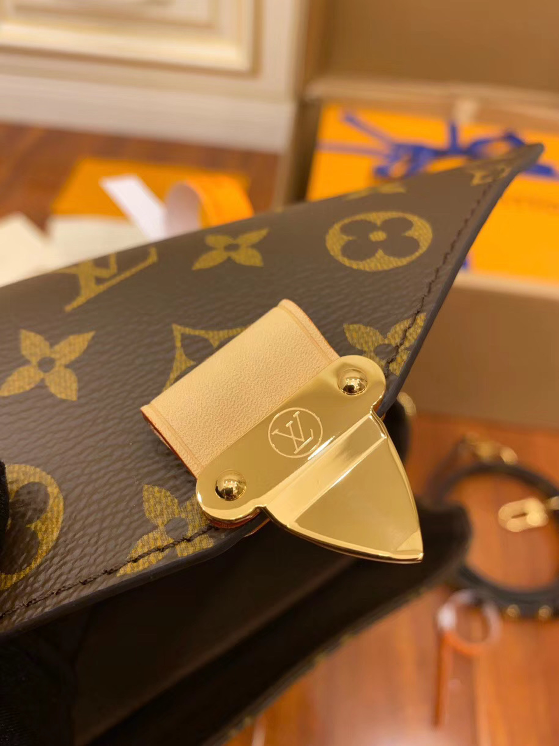 z2090516102447_76e990da063604c9fb491e9e2e4bfb85