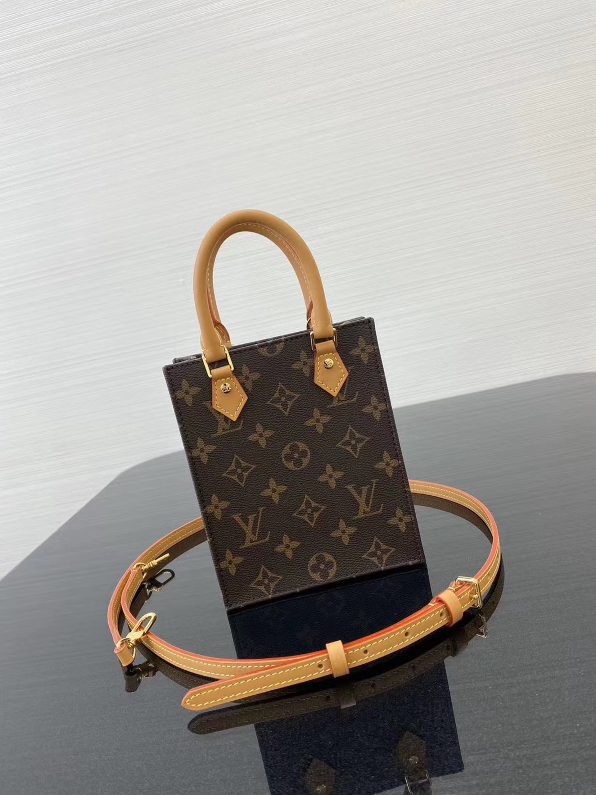 Túi Xách Nữ Louis Vuitton Siêu Cấp RLCLV0356