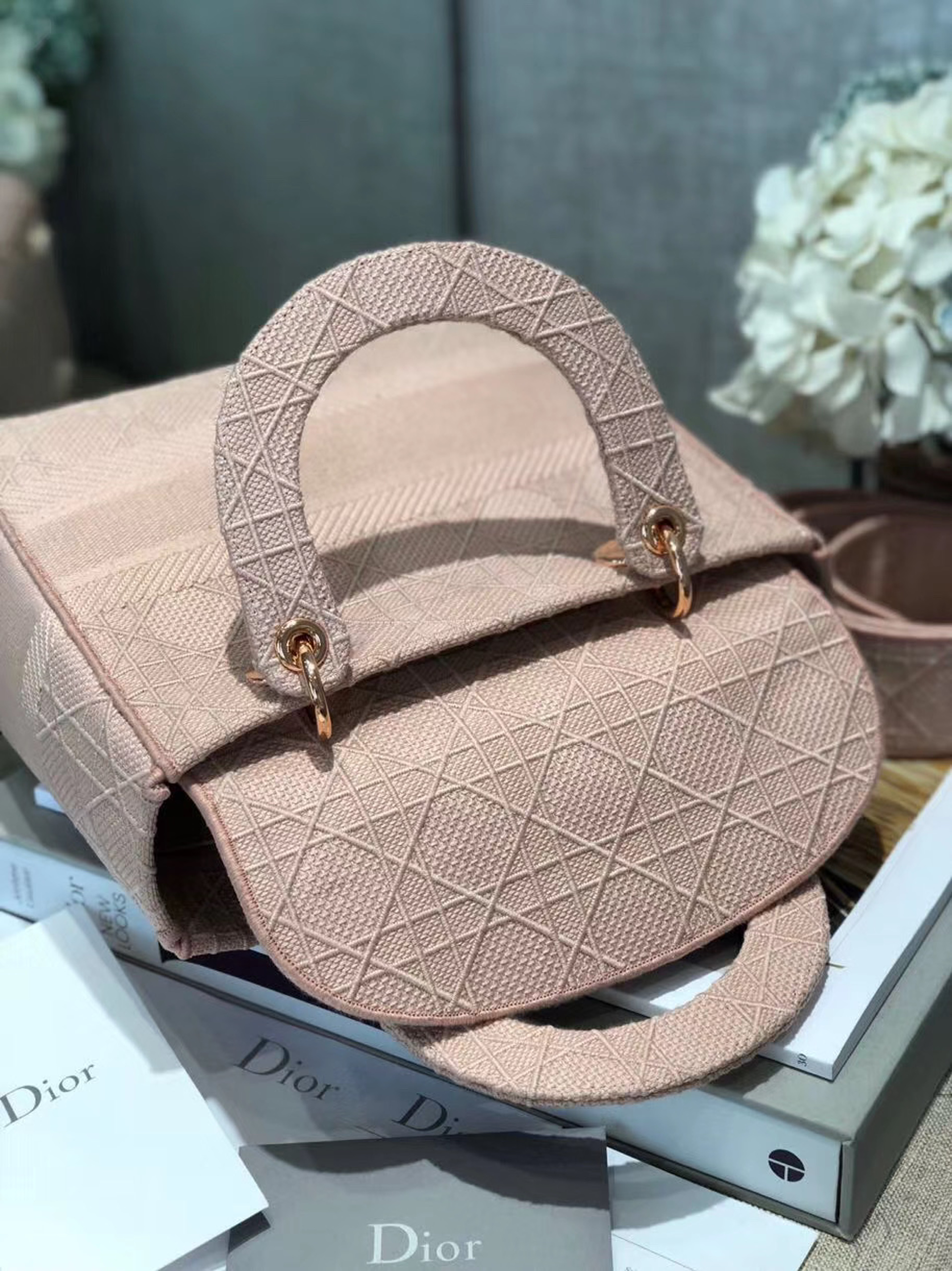 z2103623651722_e8e2151eb1f508b094a6bd24bfce35cb