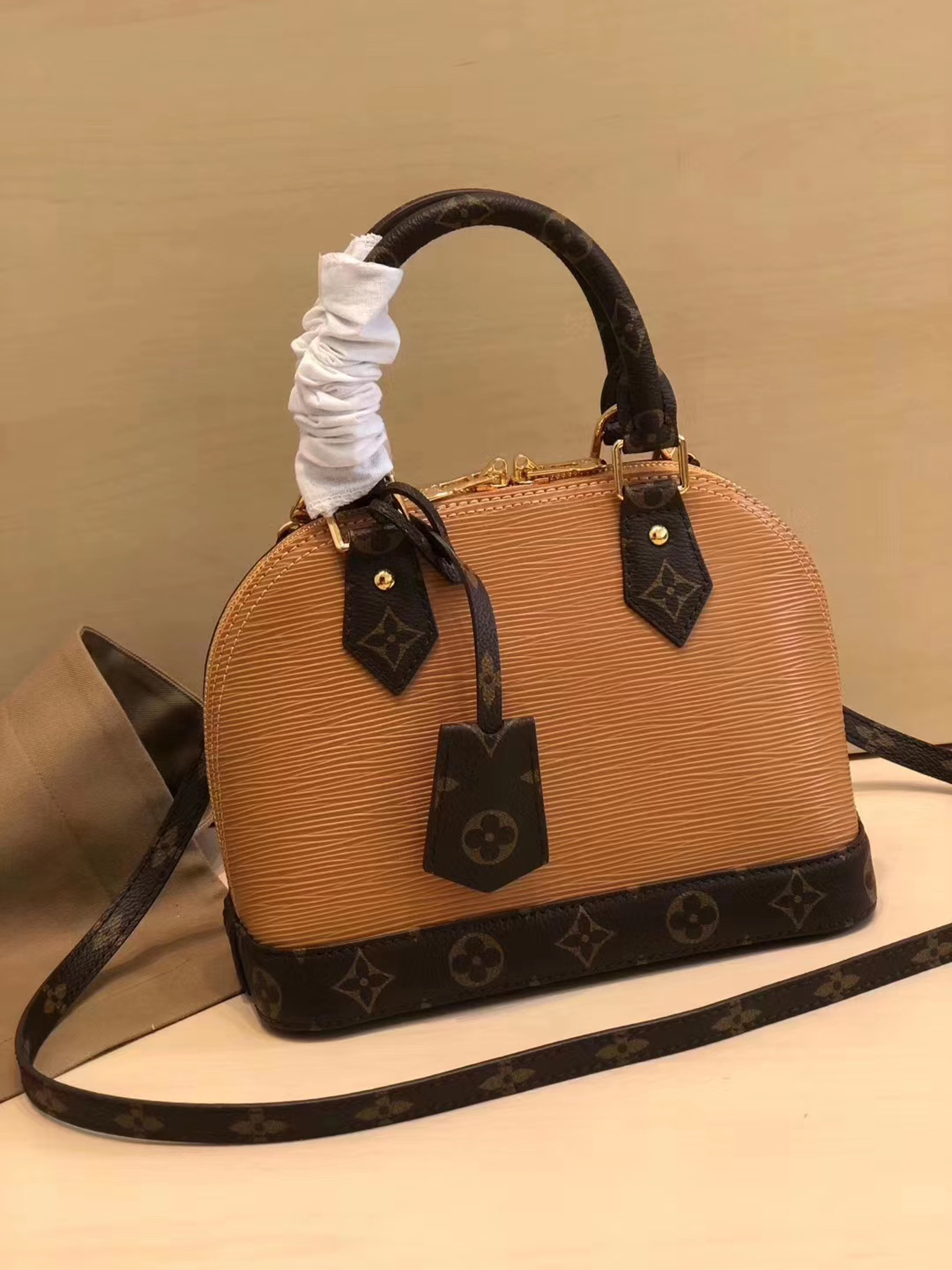 Túi Xách Nữ Louis Vuitton Siêu Cấp RLCLV0400