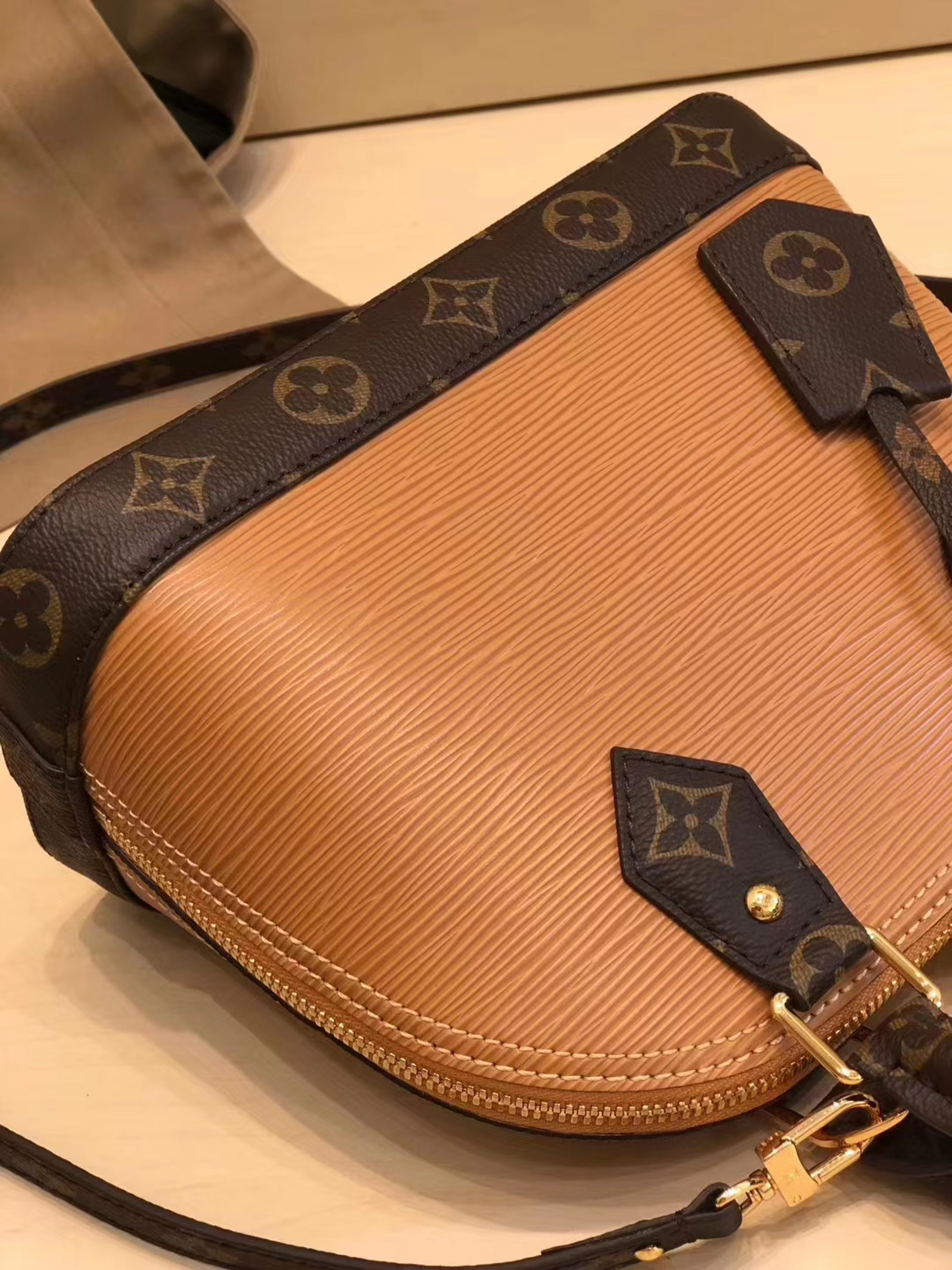 z2103624841725_748ad359a6cba97503db46d878beb86f