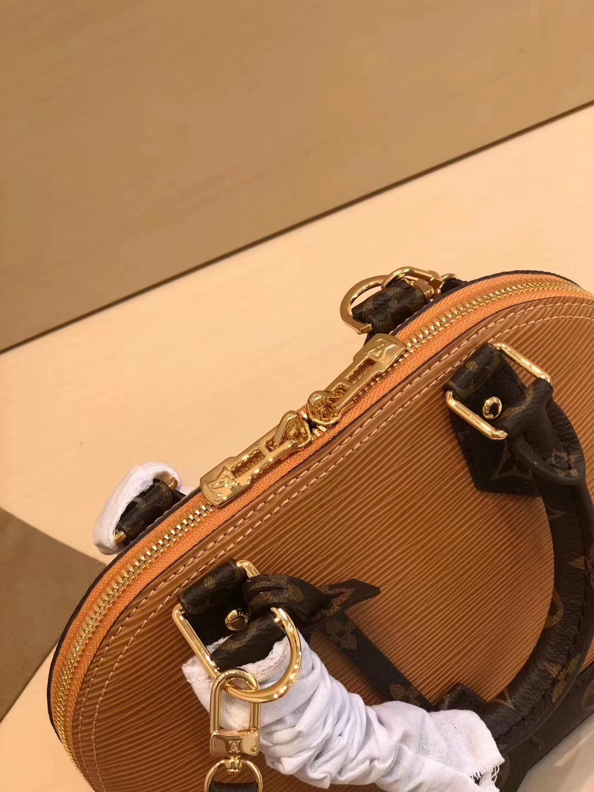 z2103624901587_7c9f1839df5cf27c894559927f1d48e2