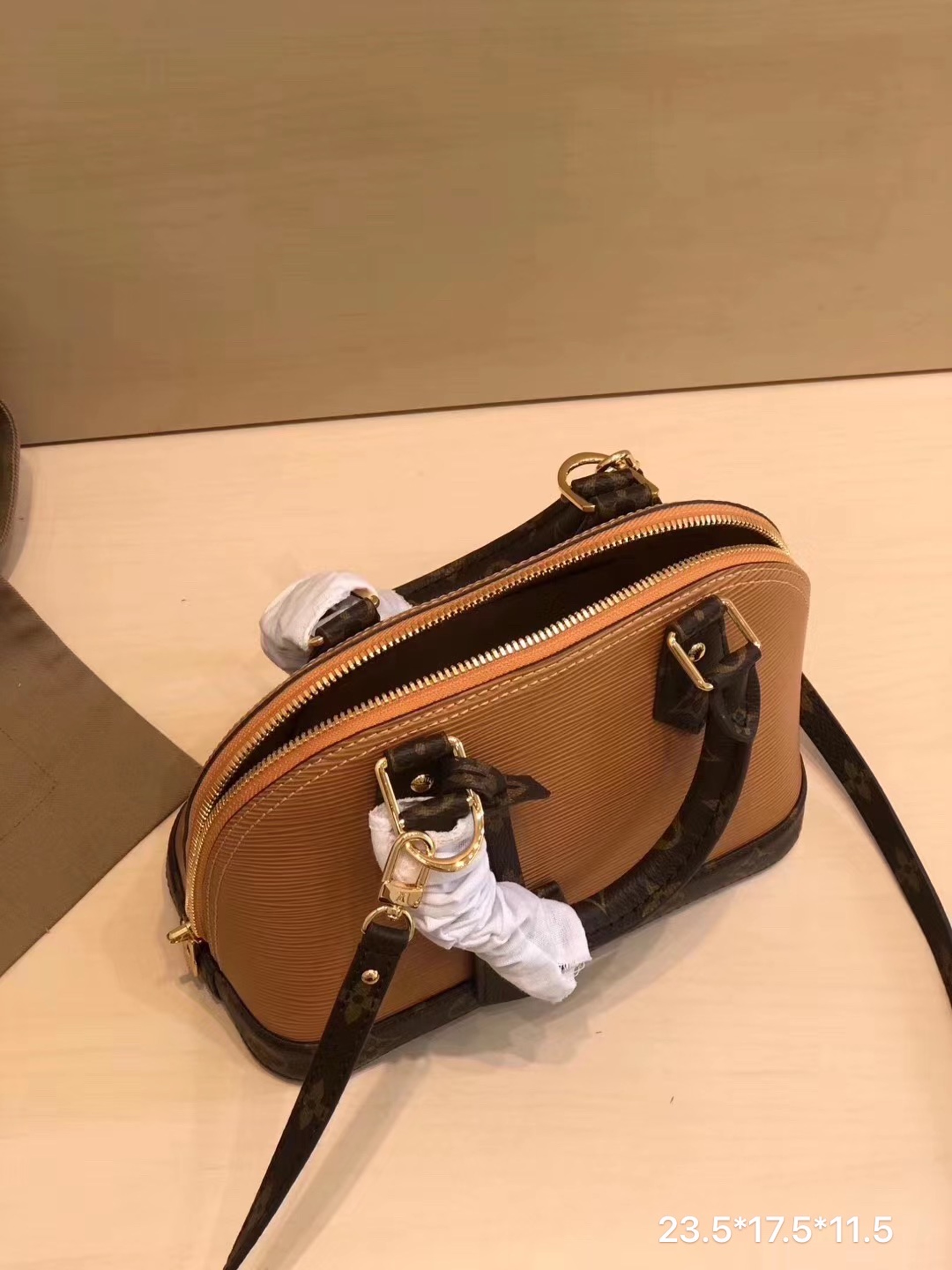 z2103624951783_b4532f0ed7fbb02a1e628ae537fb0c44