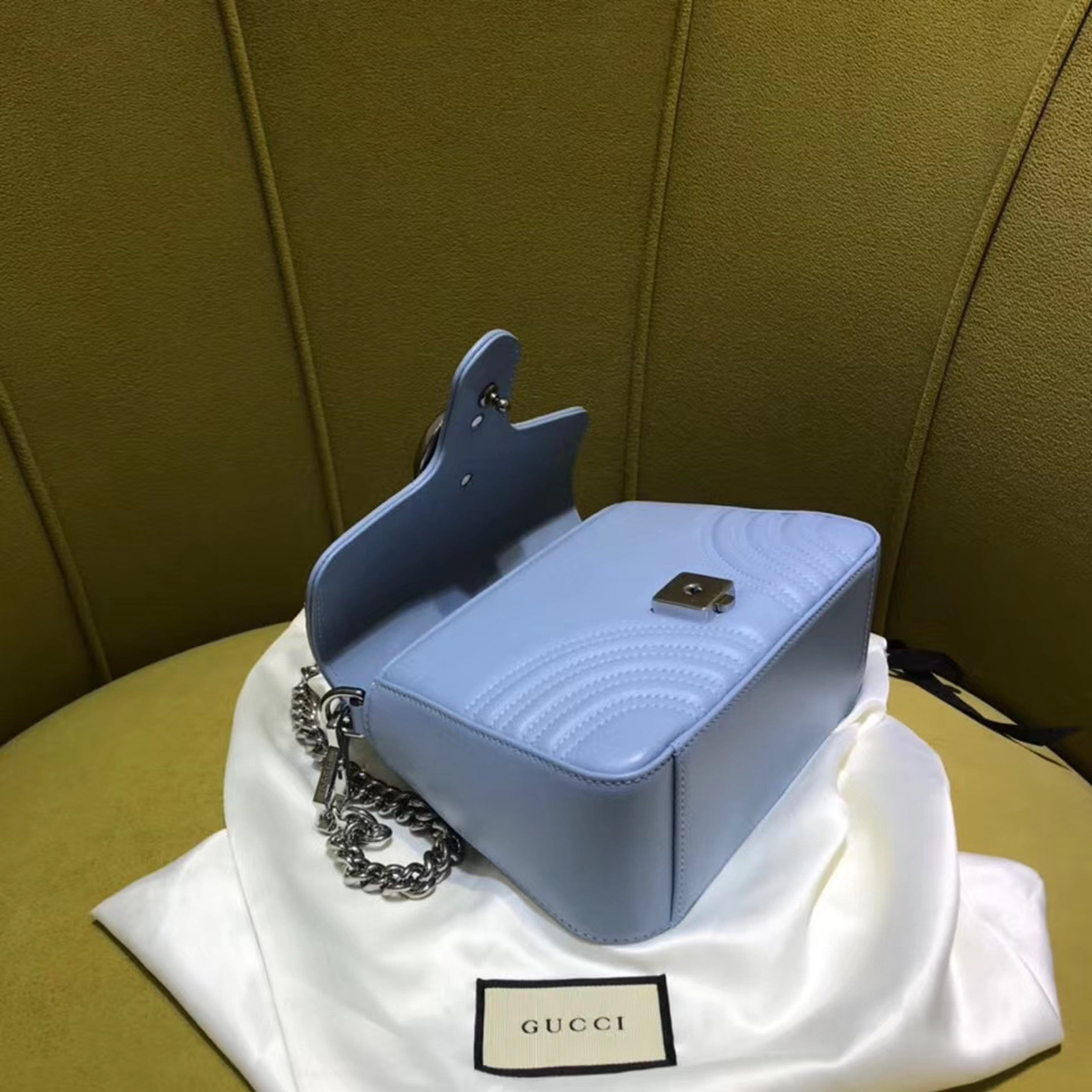 z2103625998564_60325745bab282010be3e7e92a302fe4