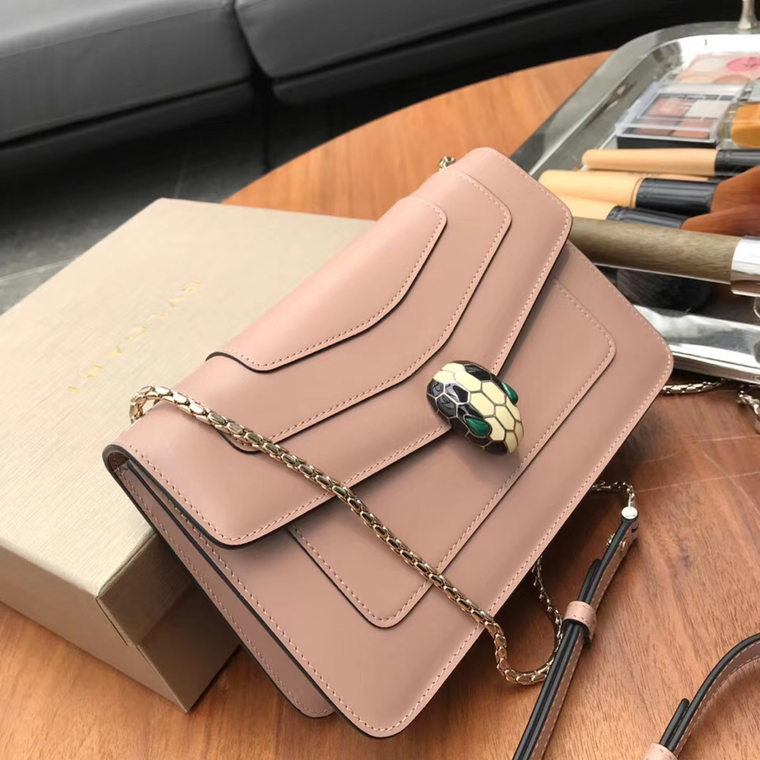 z2092323343075_62d68202f3c049e9b66af9946f8a5193