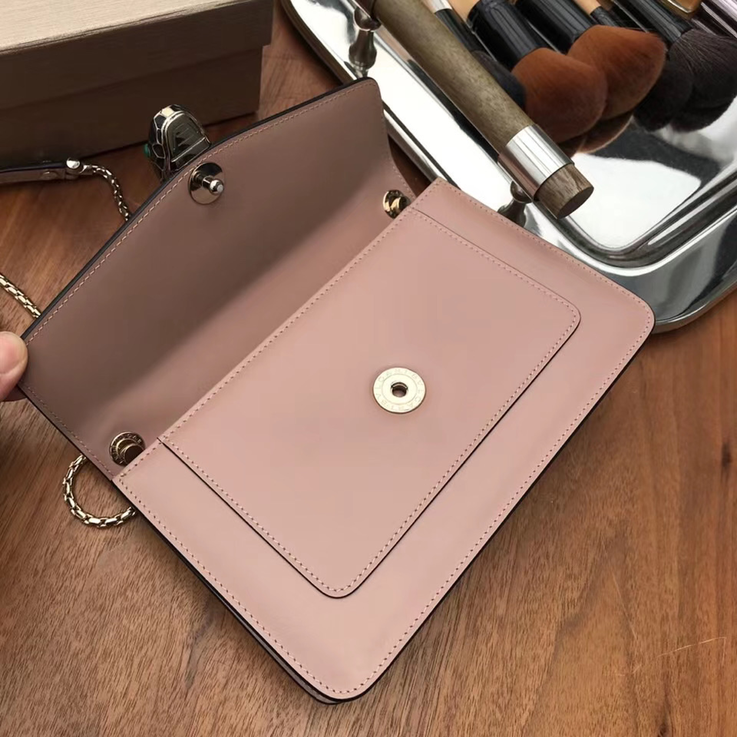 z2092323410687_a665f4986b76536c28fd4ee74cbed7fd