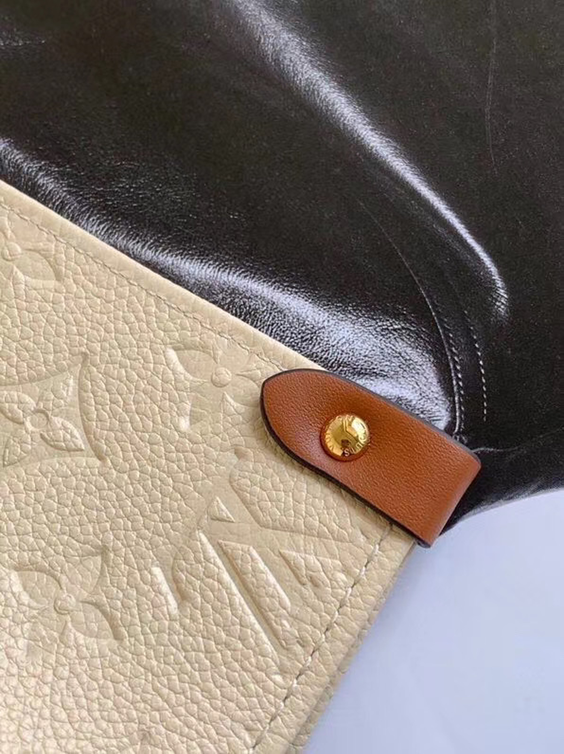 z2103630827800_7f492b42e08db07240dfe54f642e3687