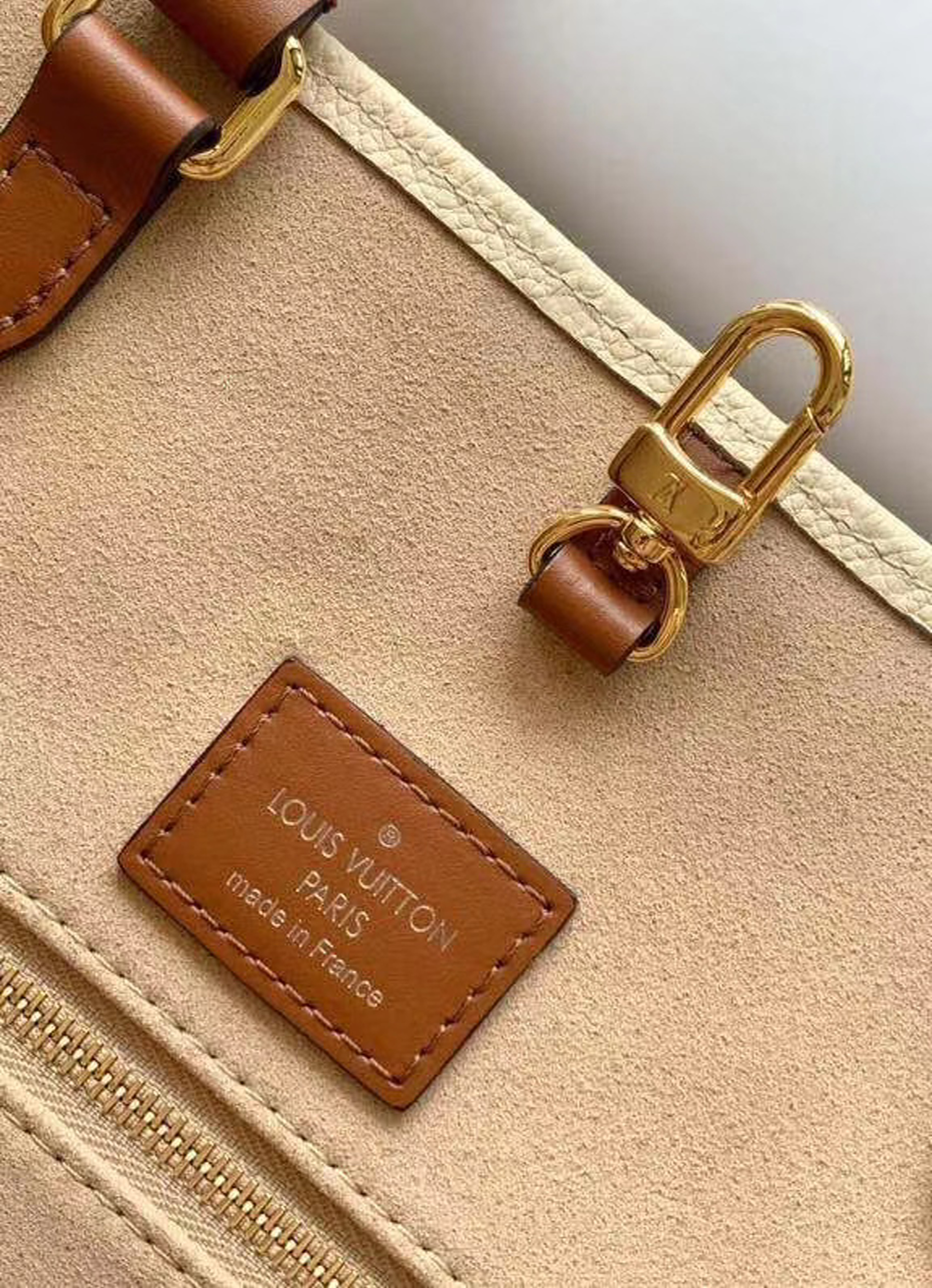 z2103630887541_33b9c70b209f5ce90c24690d307a4e8a