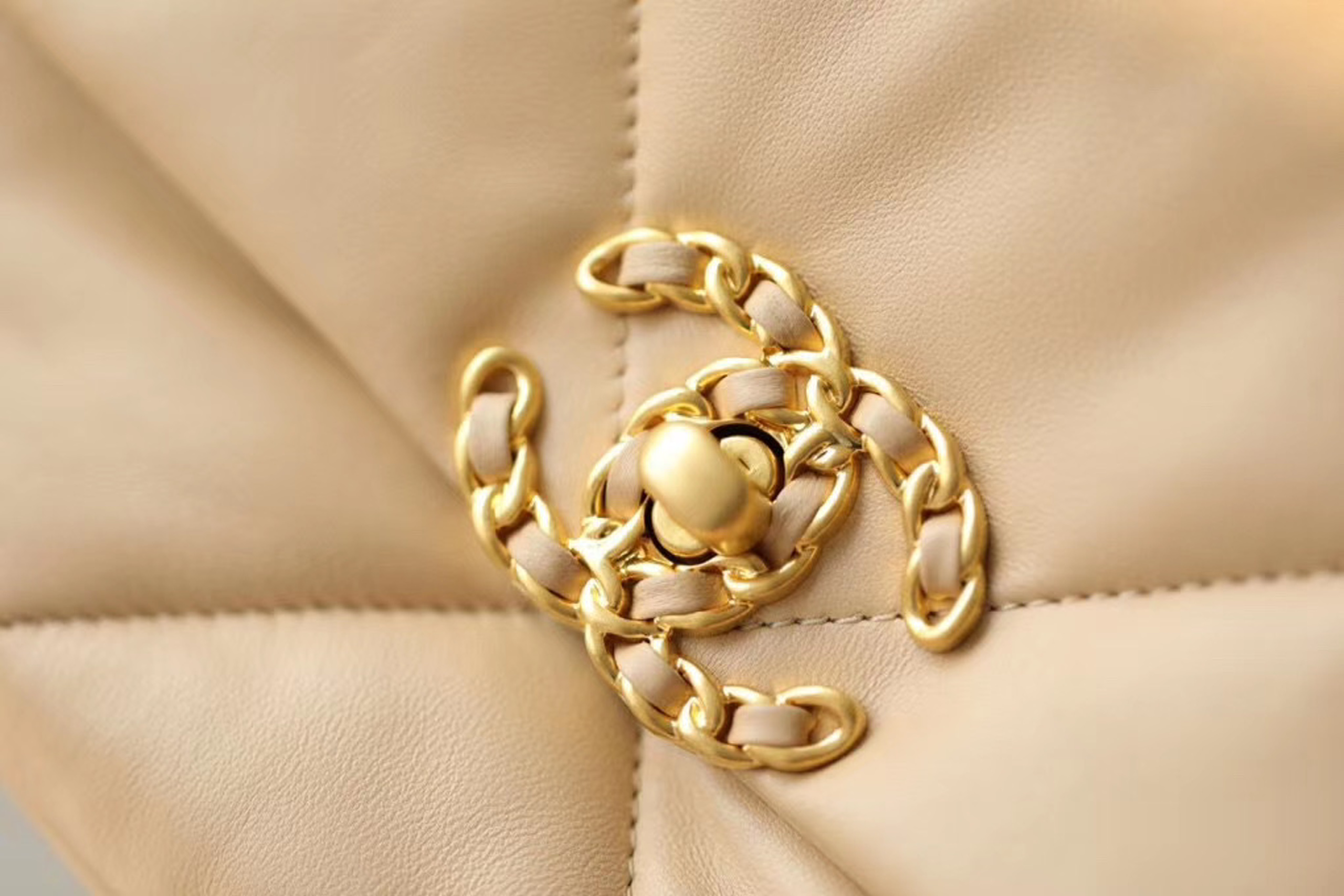 z2103643852179_2517aa52fa30cea072b00c81e514e3de