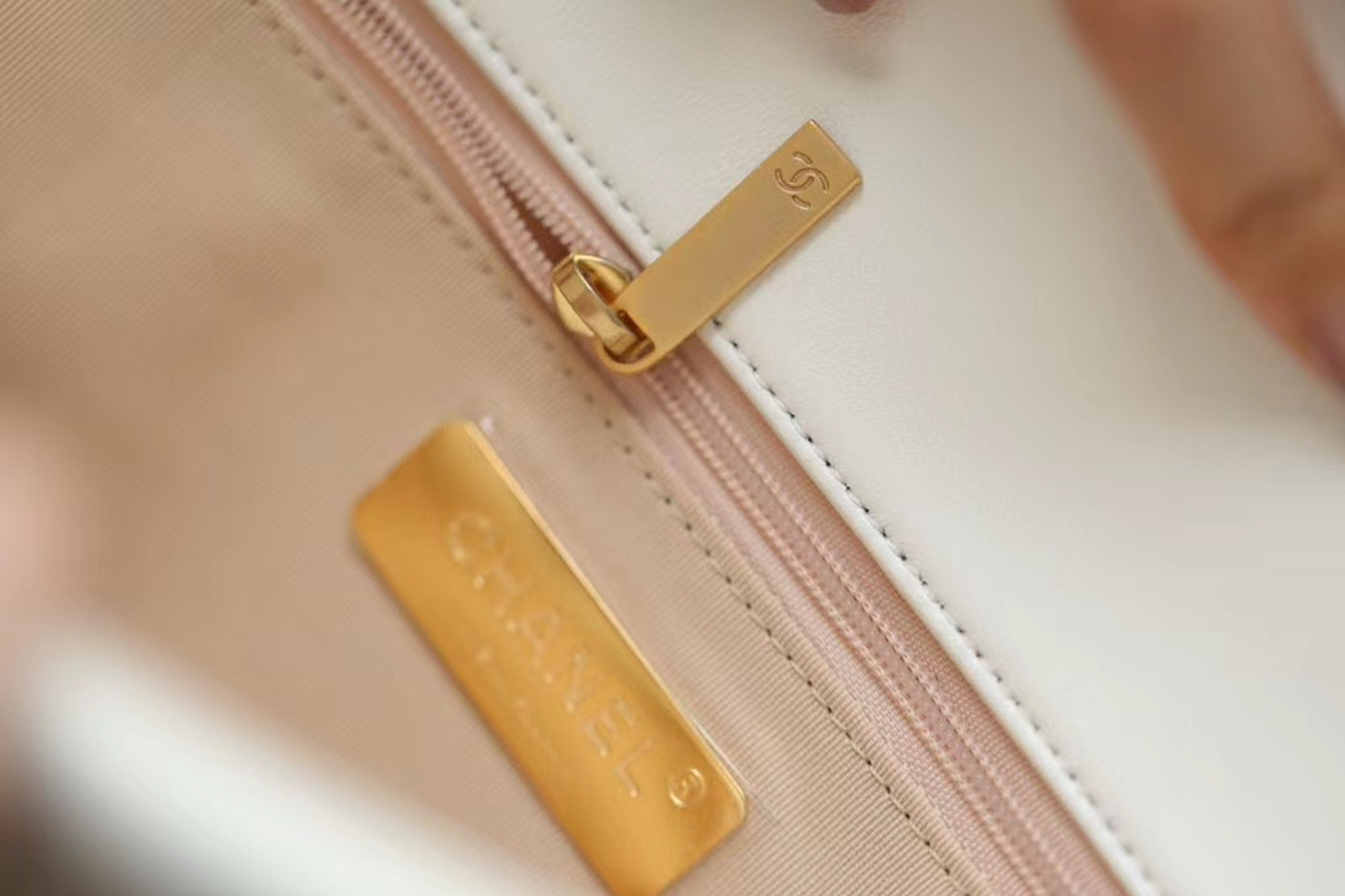 z2103644892460_9bbcb788740bf0a95600dbda8e866ab8