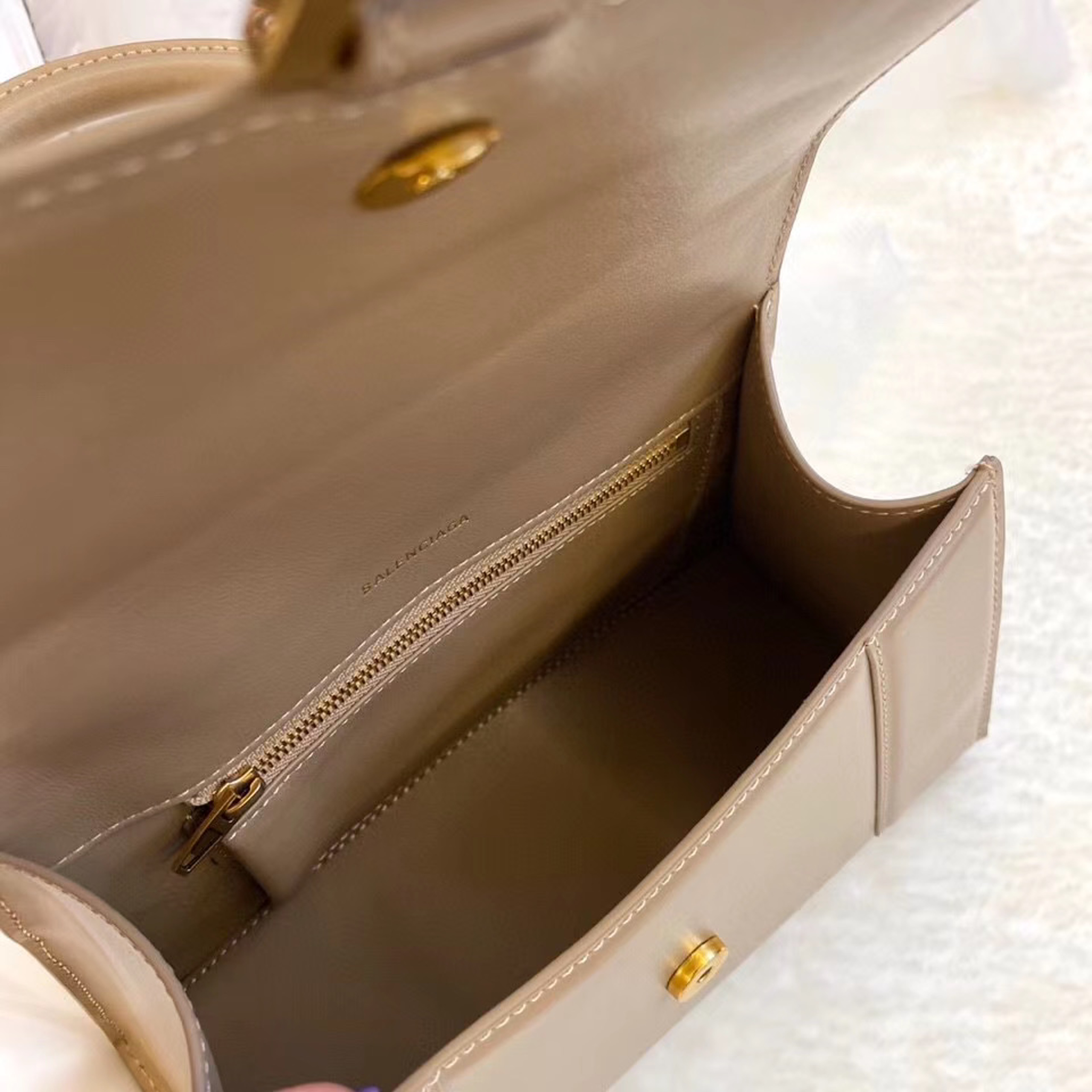 z2103638949737_29bf577ba9dfe825d16cd59d8d054742