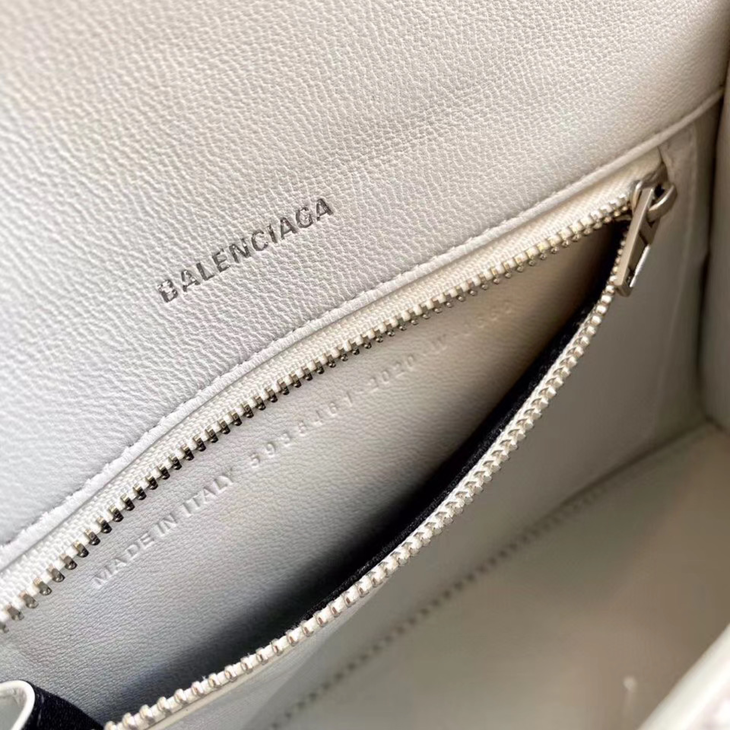 z2103640451563_2000692c6afed28dfd680e90e6d578c1