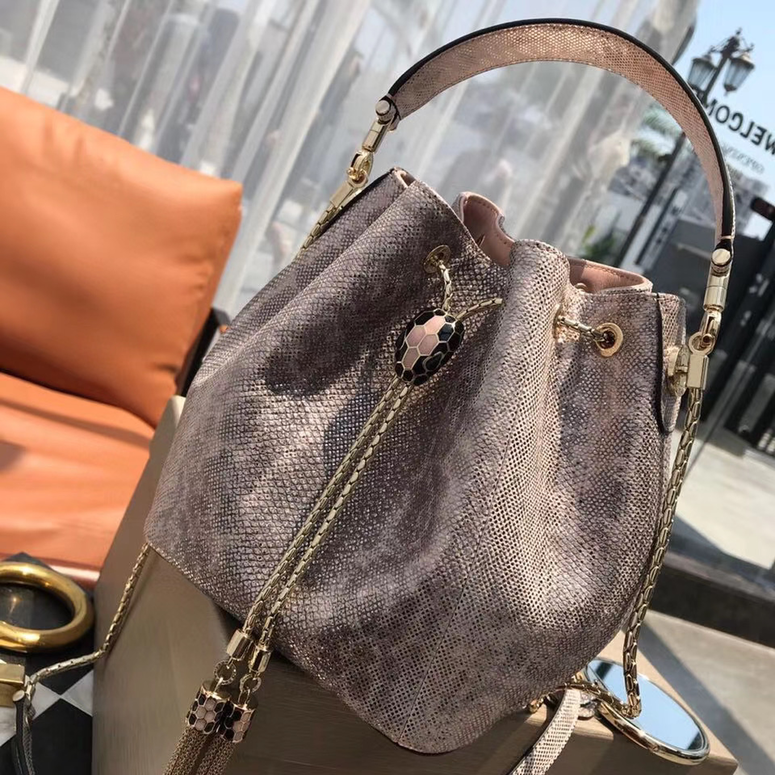 z2106395878473_5114d58ef76ea95f5279e5a218aced58