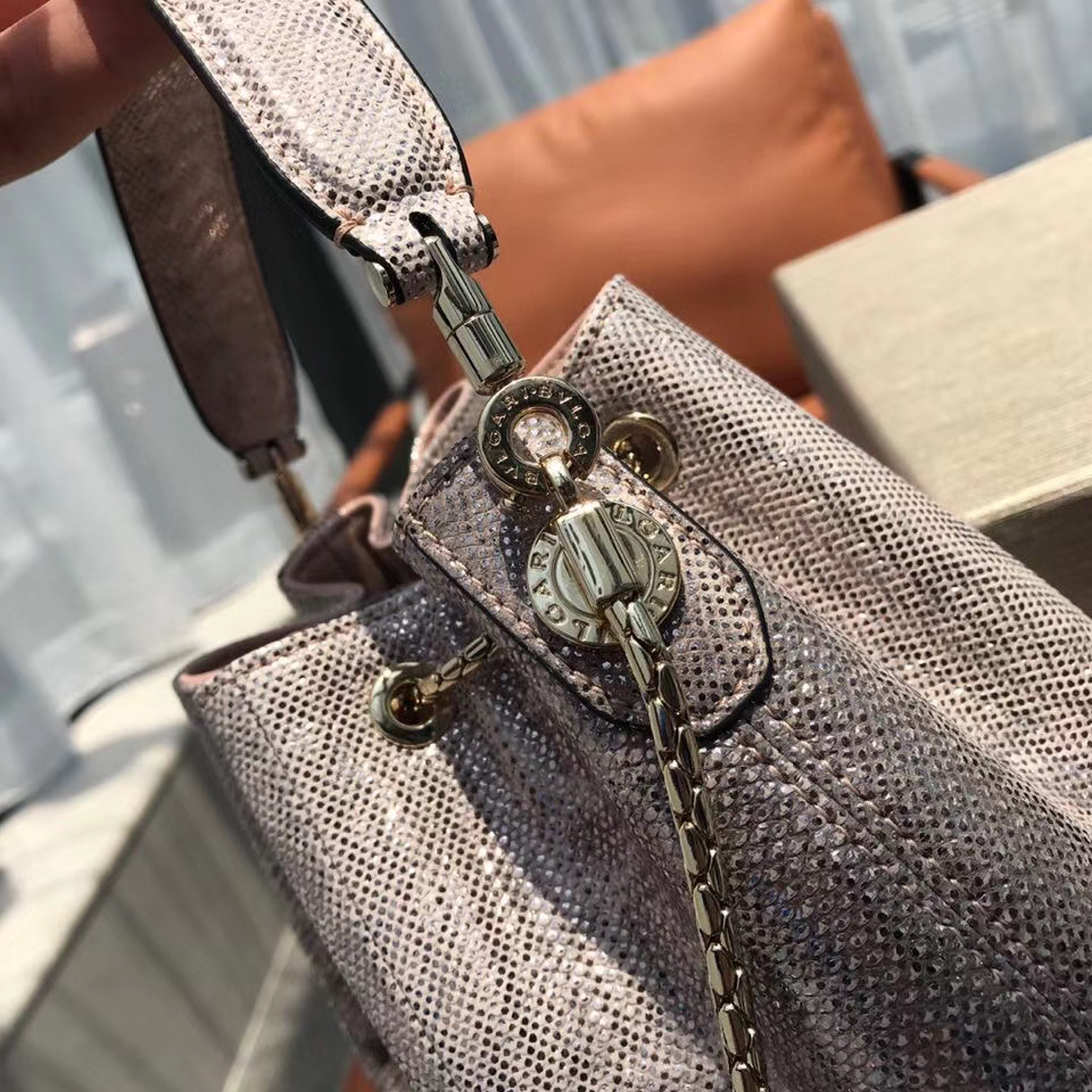 z2106395991910_951c81b92c024df186e34bd6ba3c1f62