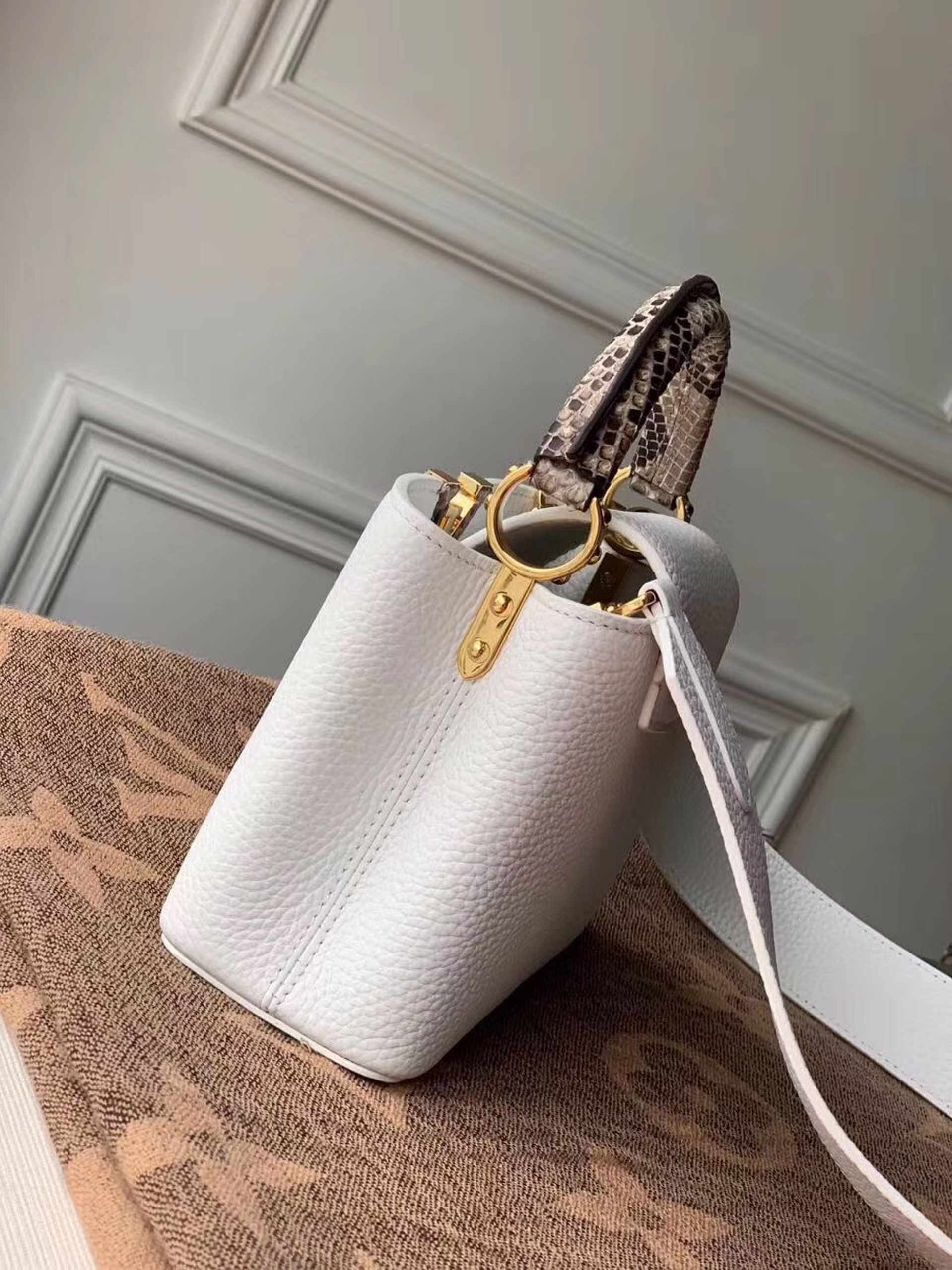 z2103641644946_126308cac095be9b3a99fc6841cd7ba2