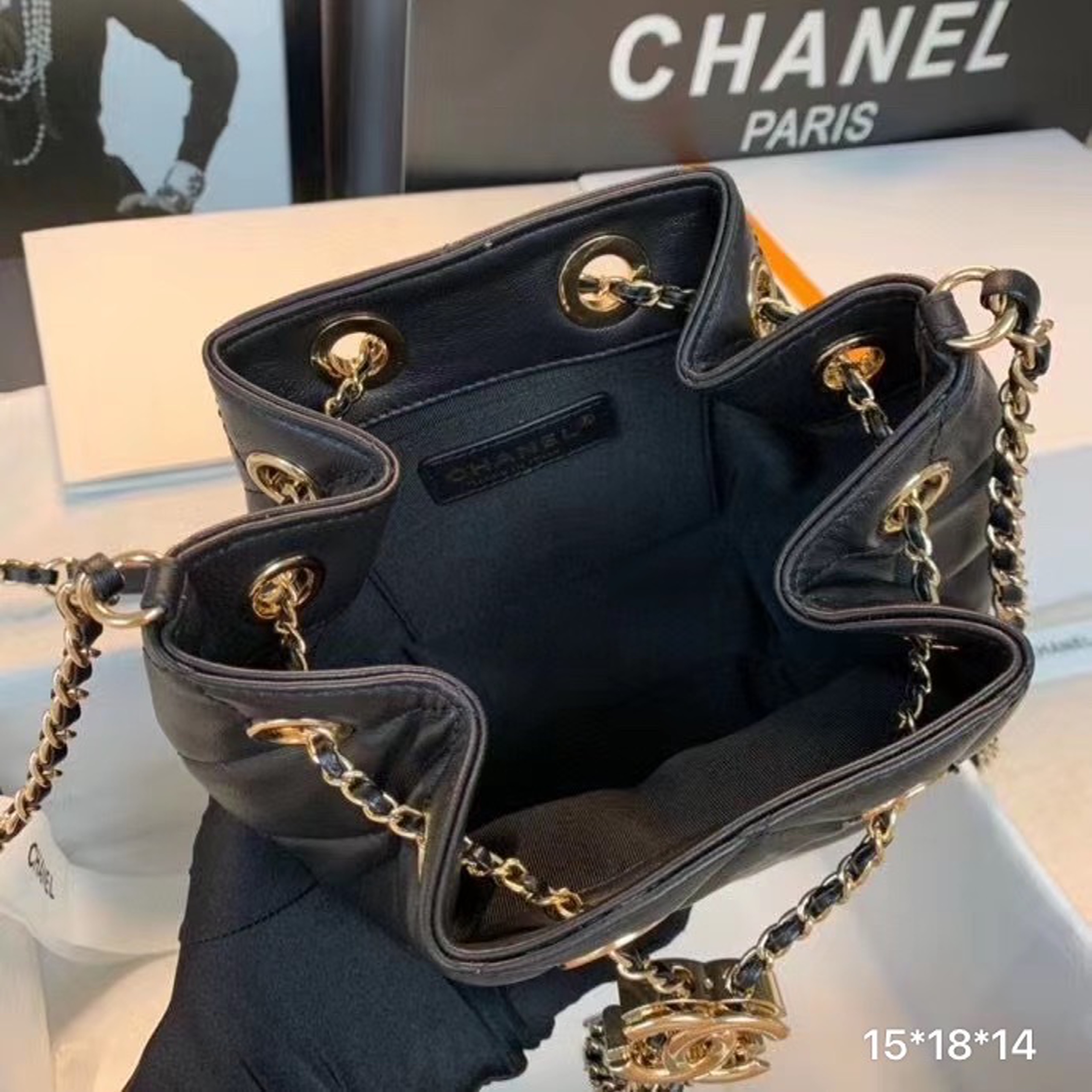 z2106992320509_5f344e987bf32cce072916b89b058858