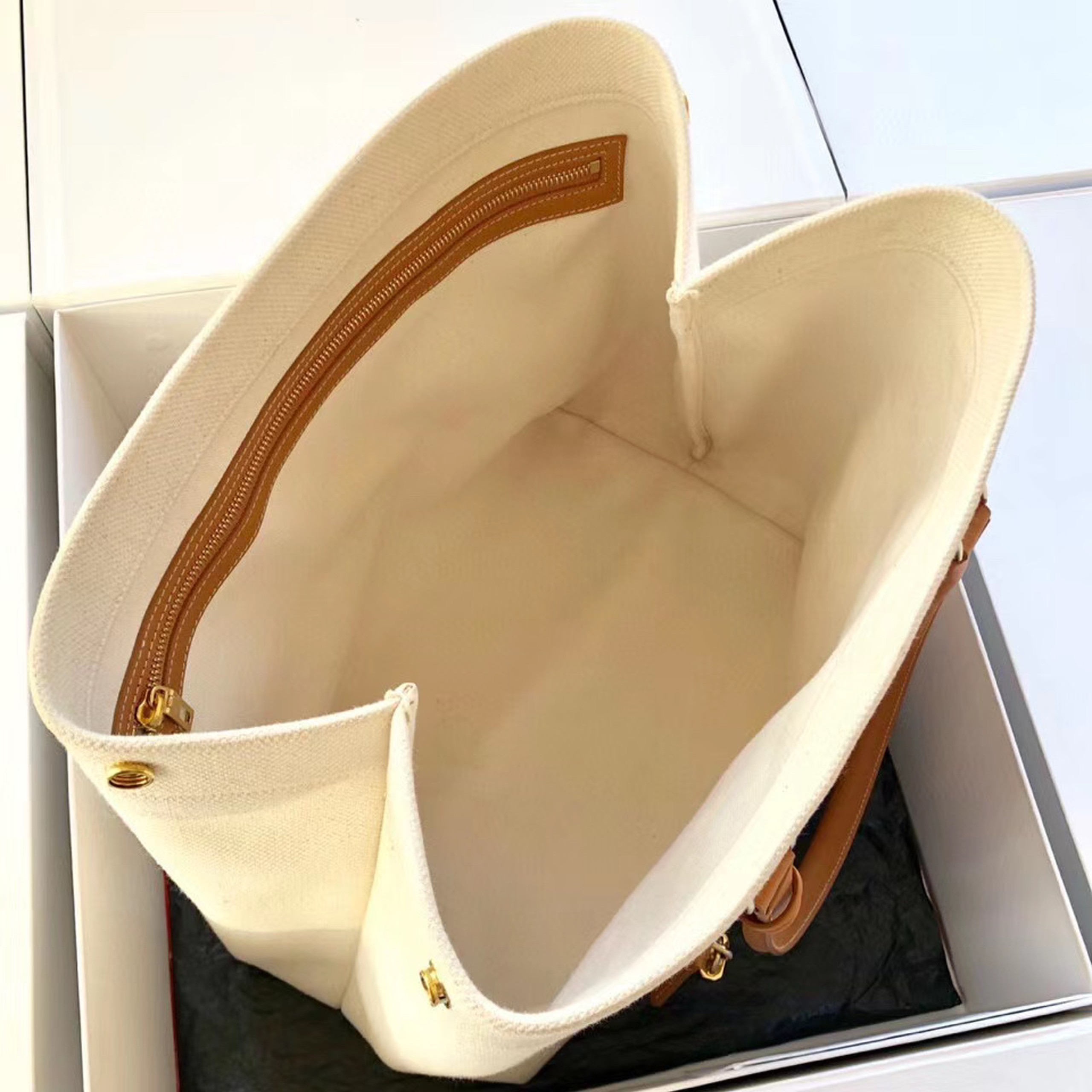 z2106397831149_6527eaf5b2b33da1e4988d0e11a3387a