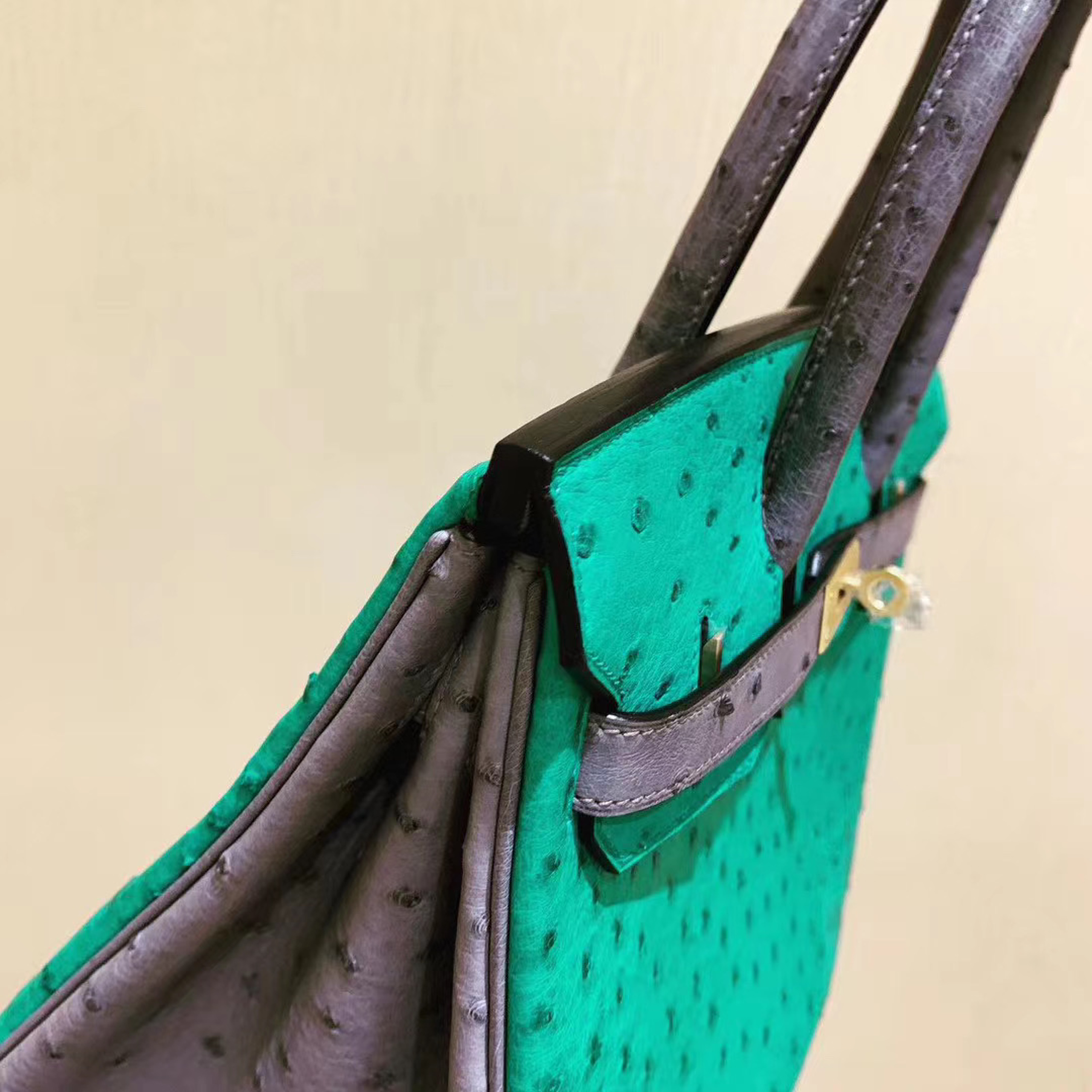 z2107001932673_2822c27c5bbeda9fb03a5c7ae8dbc831