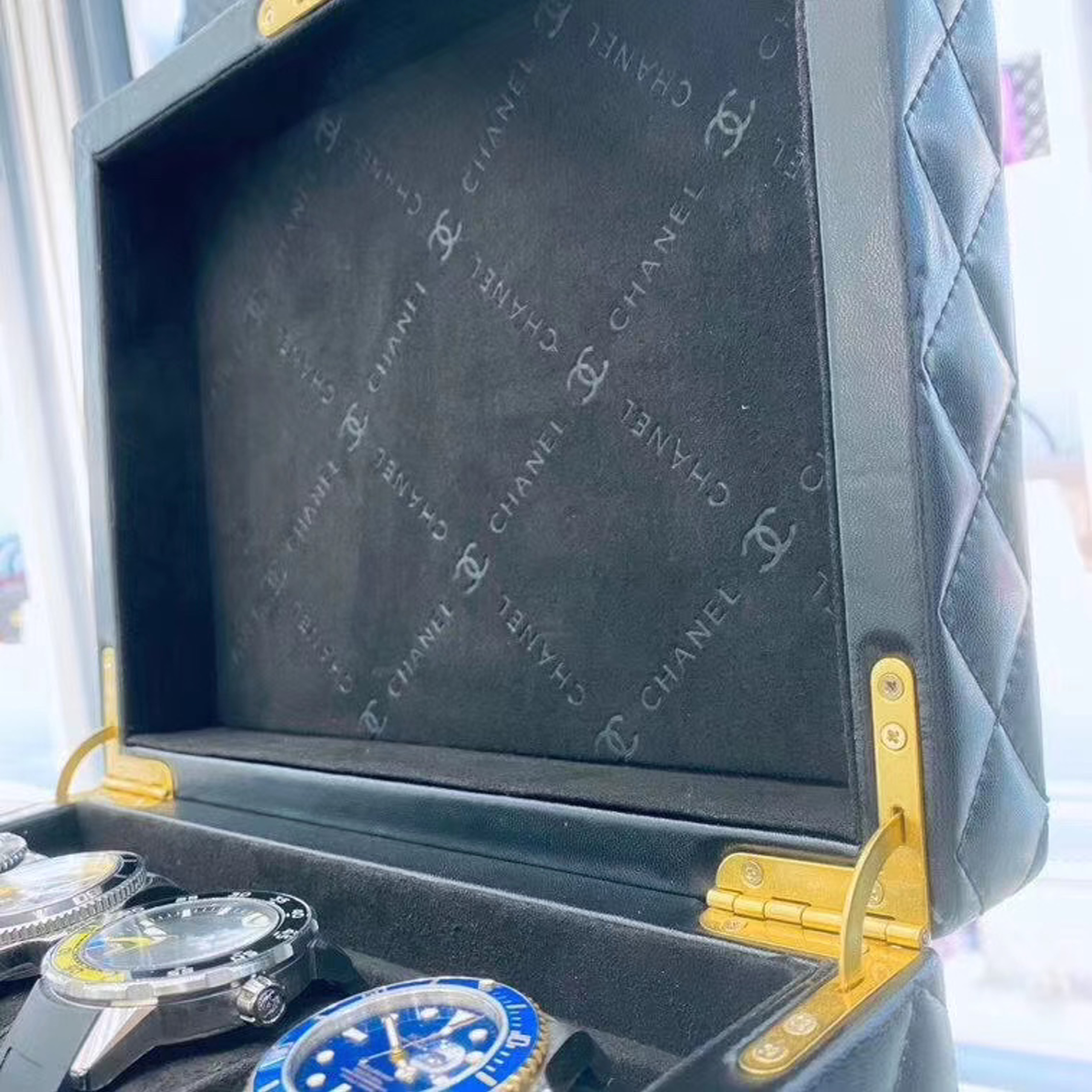 z2107002449064_83fb63960f0359c5626d28f01881539a