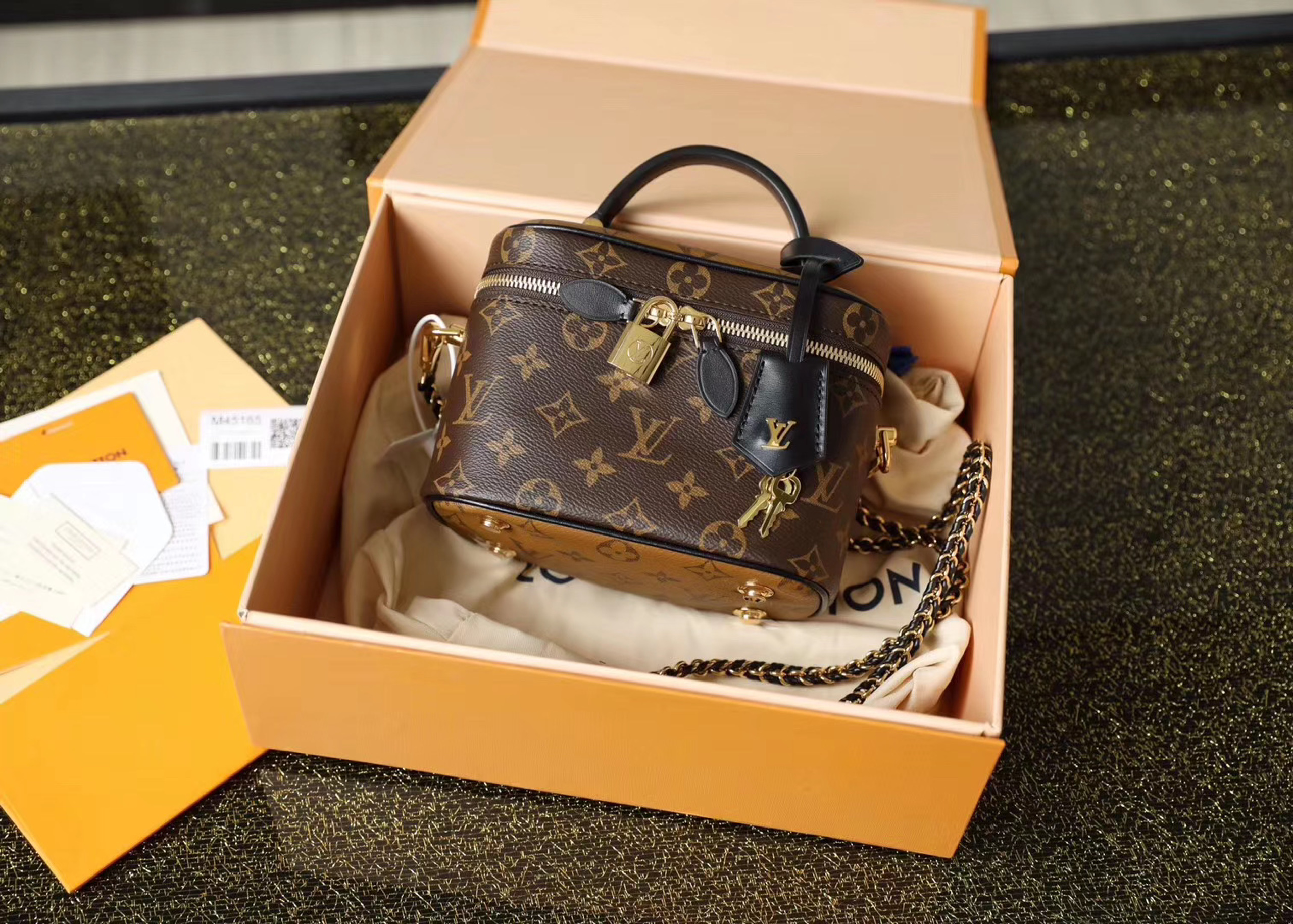 z2107002851849_df117345bcc652d80a02c3e1ce66f772