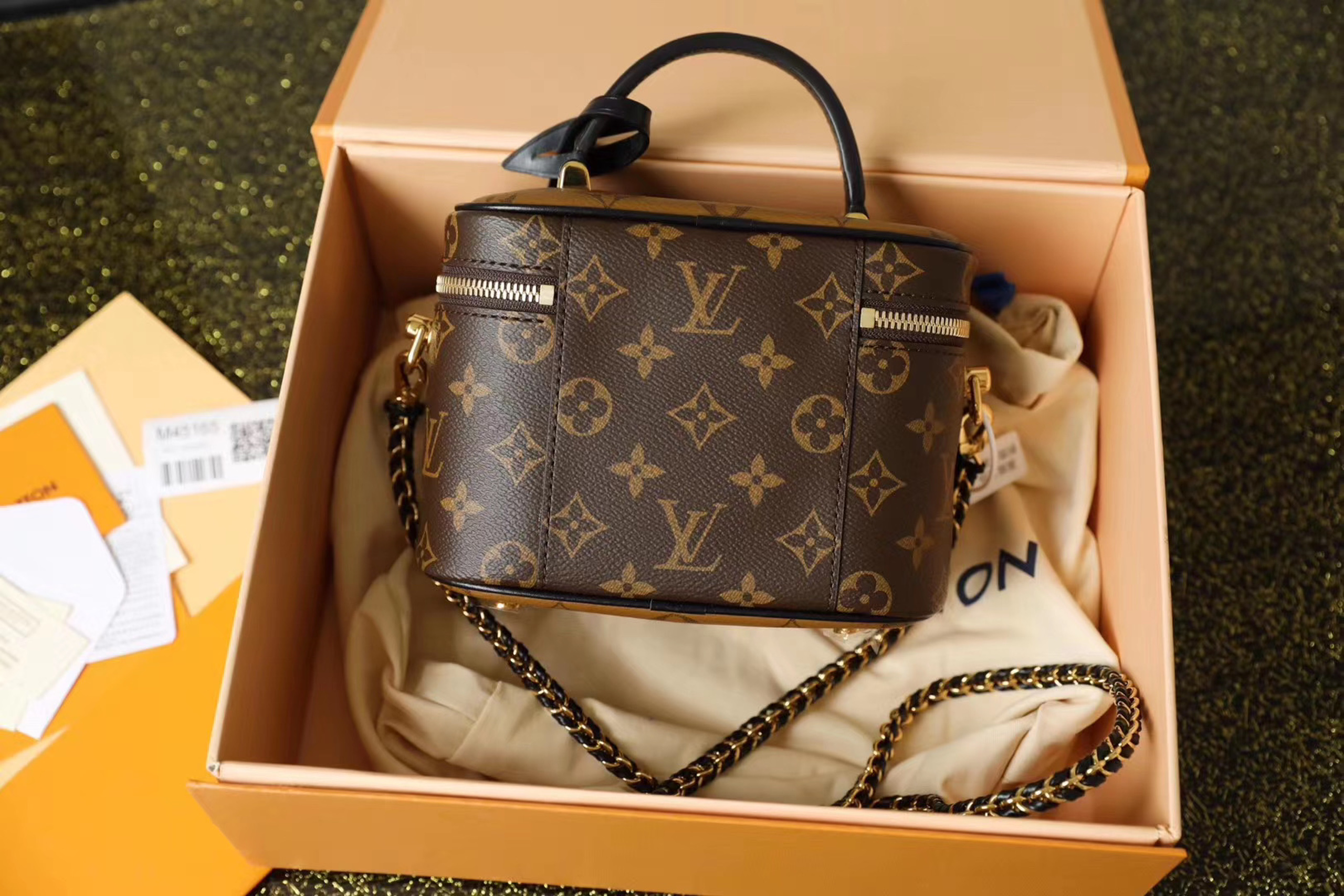 z2107002902224_4fdba761f6aba871afdf698ae6c3196f