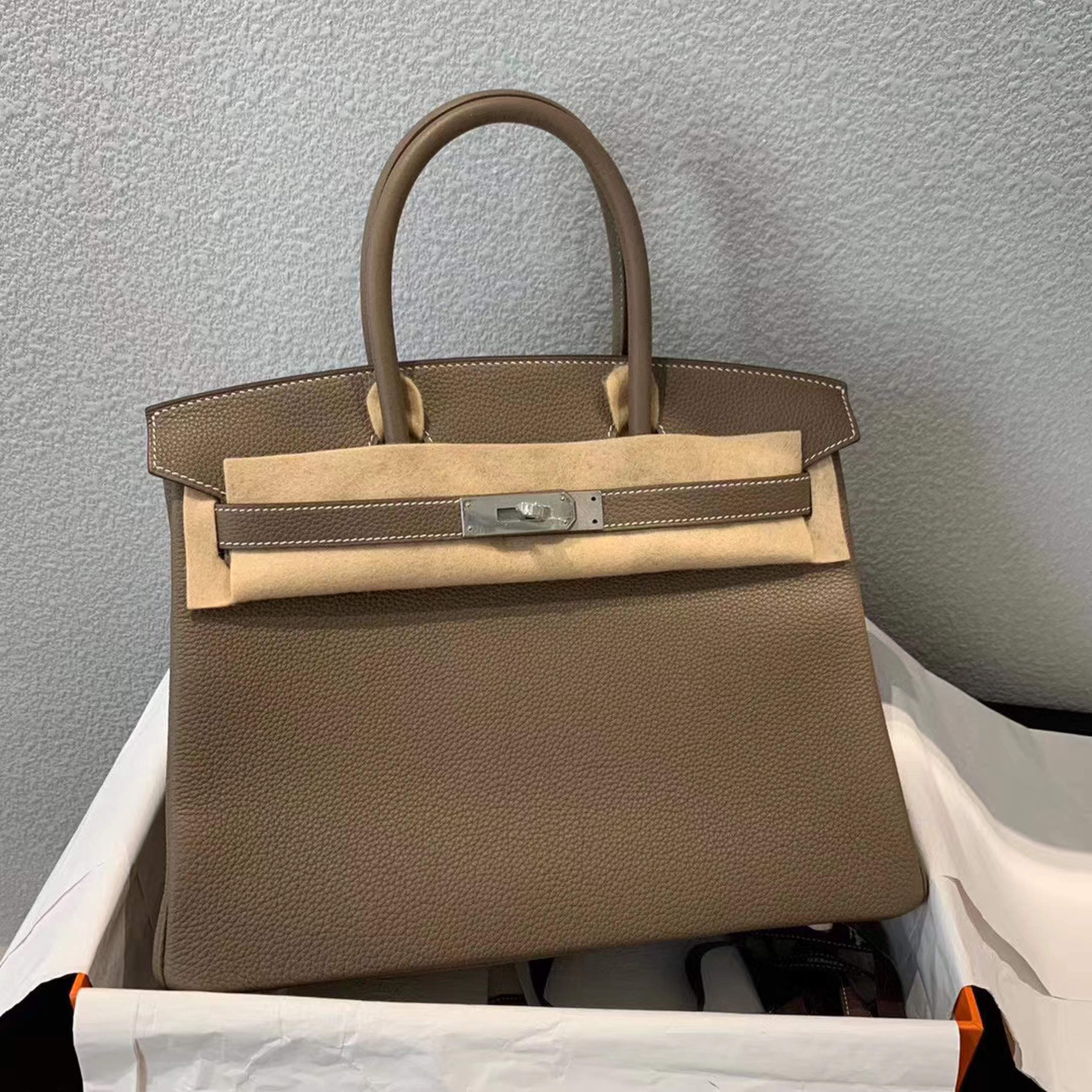 z2107004421137_90bd966d59f9c6ccf4d56fbb3dd1de69