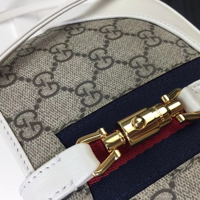 z2093247064976_b4b67f77e6980047c89081a808b8f227