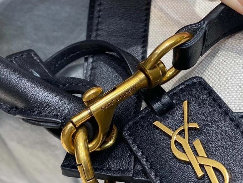 z2111338925370_7e4d8c207ff5674d76841c9128cde4c1