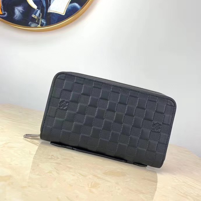 z2065305562240_4d9d2159eb9d8f884c20f98d545bc30c