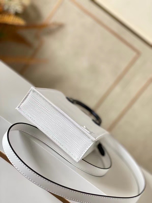 z2120930071395_e35a27703817c6120ff7d4c901b71046