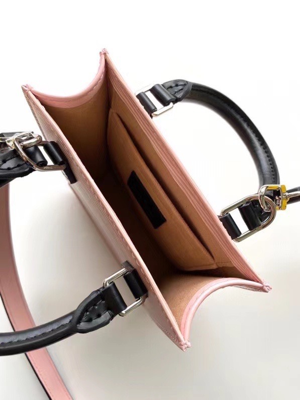 z2120930586389_395e42a83dd93cc2d5780ffabde6c328