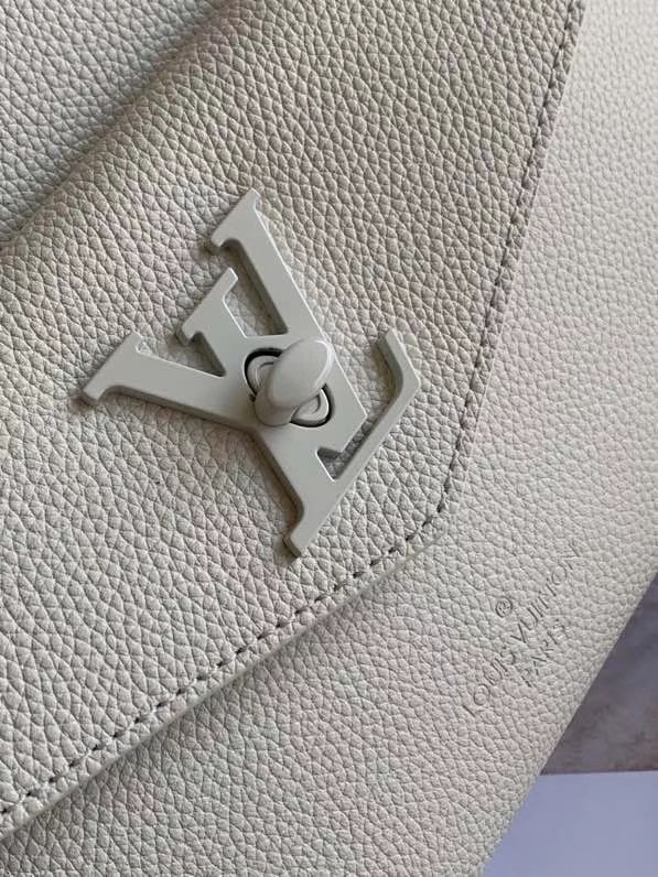 z2123028615968_3ba802bc705187e8c9dc313eac7d36ac