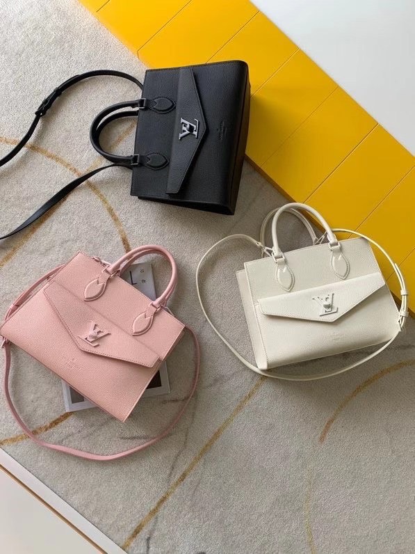 z2123030991370_b85eb9cce4afc5ab76b06e40abb8d0ca