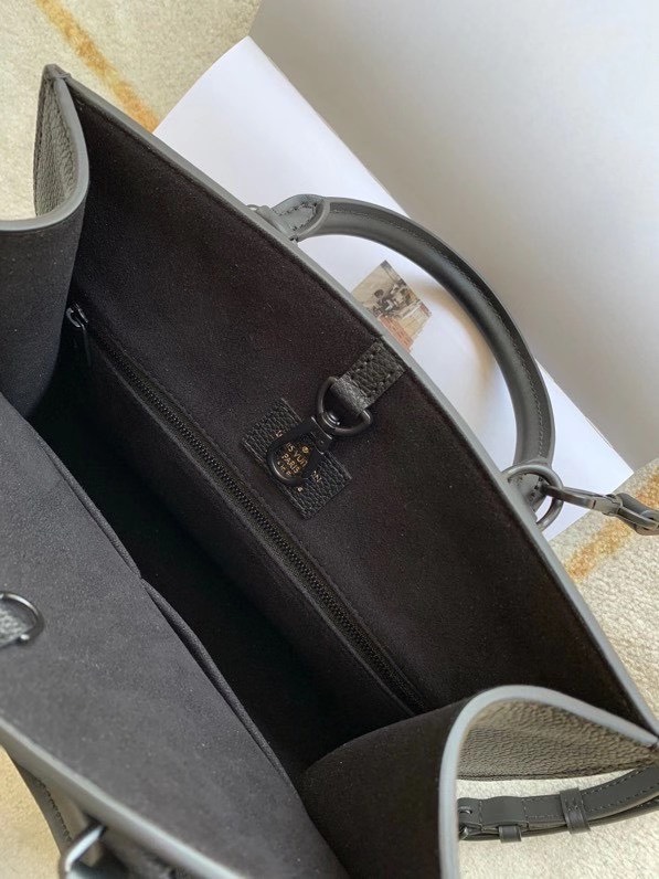 z2123031343989_e999649026a529490bcd2ba0aa2bab5e