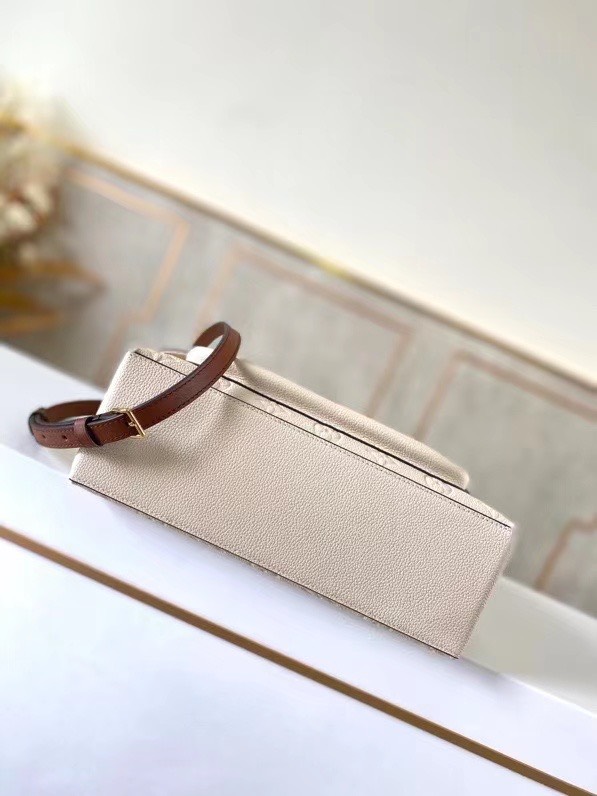 z2123032131942_37402749554b03c021809f7f581c9bef