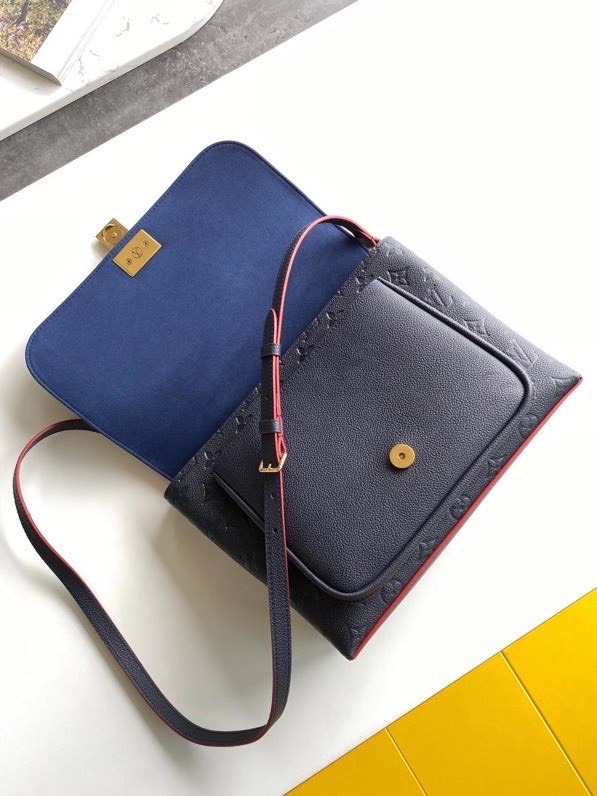 z2123032805830_48d0456805a5a25f583d63db590714d2