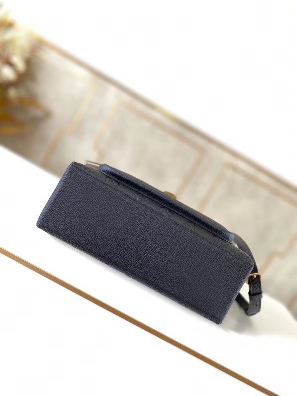 z2123033284166_c7ca6d2b8be8852f010d07630593797a