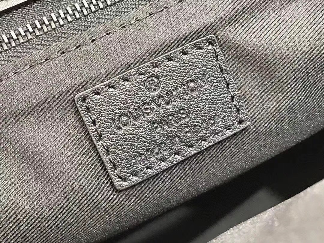 z2121051475250_9a68ac3eb5369a409ce32215b179b8de