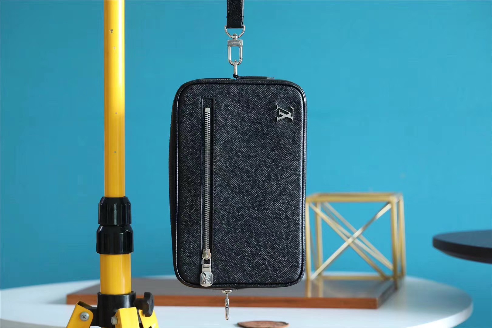 z2126965903009_d6bc58849dd8635d69a8ee4004dc76cd