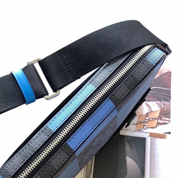 z2139999589825_5572aeb630ad2b608bb684c01121e06a