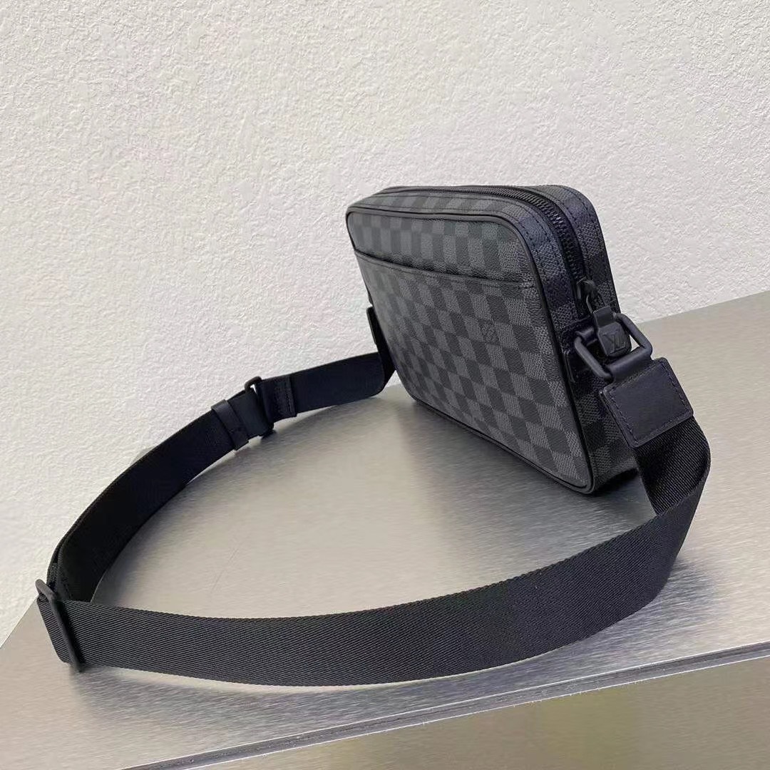 z2151981477945_fe069a505b93026ec02842df4f8e5686