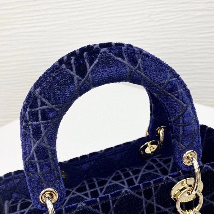 z2195592328936_8b4441fcc3a7017ce004f5279194e83a