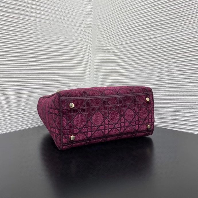 z2195592501091_977609d5850ac89497fe165d57cb100e