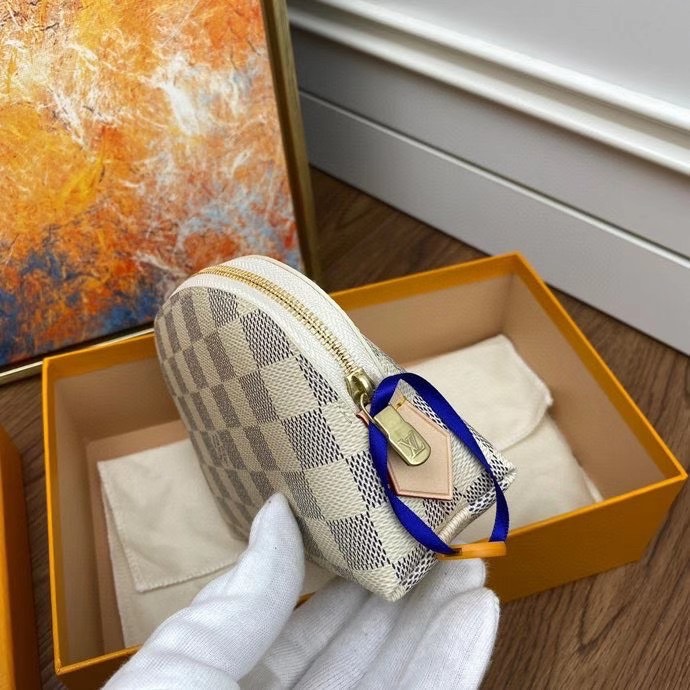 z2218069397676_ce018bee75a9900e939172cd5ea01071