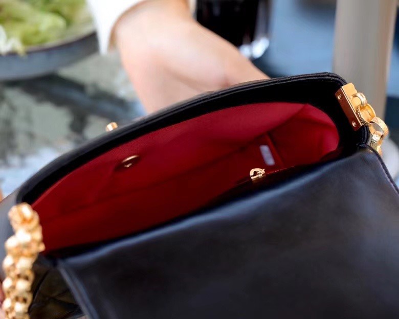 z2218073729784_687a68f06b8bbf2f61746e8e5d52eab2