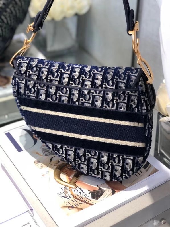 z2233706437453_b81d41cd64648daaaf728feeb30119dd